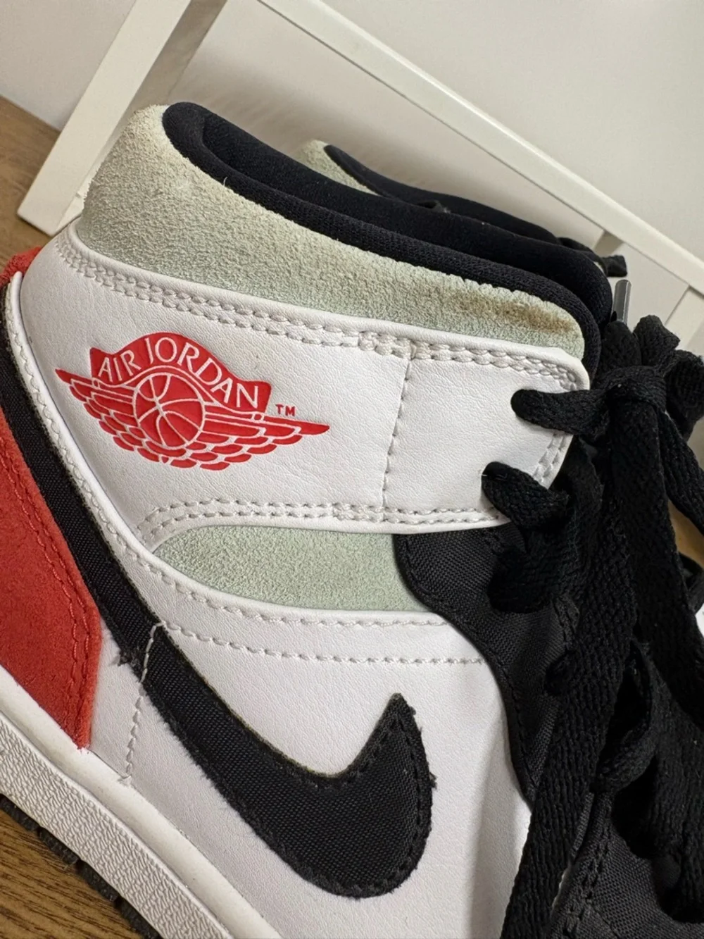 Nike Air Jordan 1 Mid SE ‘Red Black Toe” - Picture 4 of 9